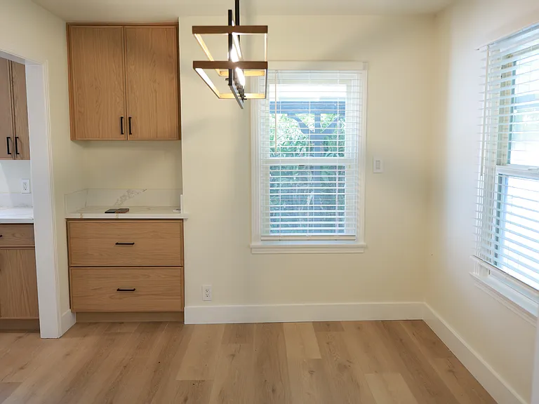 22131 Leadwell St — Photo 13