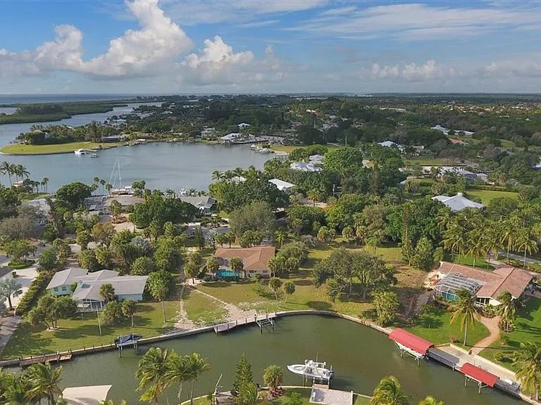 500 Green Dolphin Dr S — Photo 35