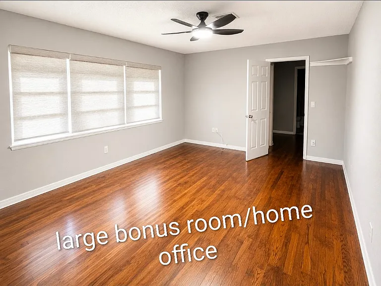1009 N Palm Ave — Photo 16