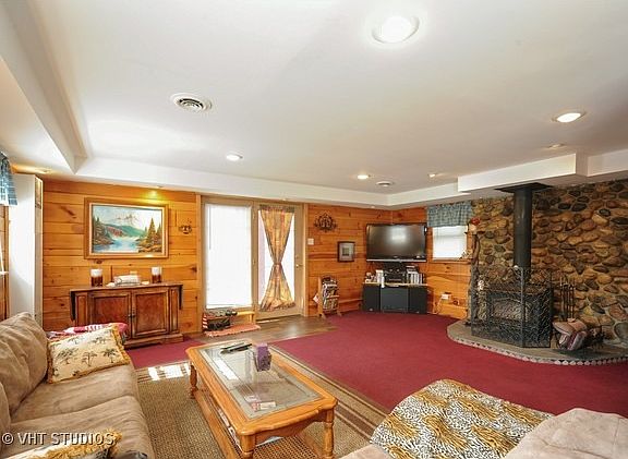 3rd image of 701 S Cedarwood Cir
