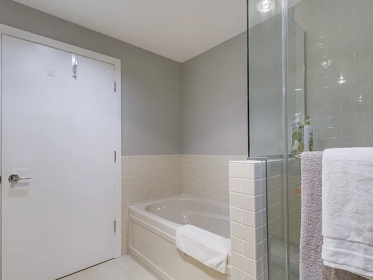 700 W Harbor Dr W #1406 — Photo 12