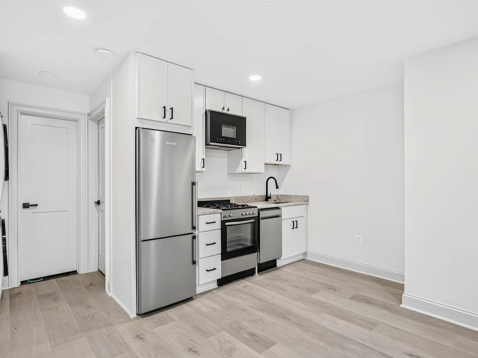 1 bed, 475 sqft, $2,350 — Photo 4
