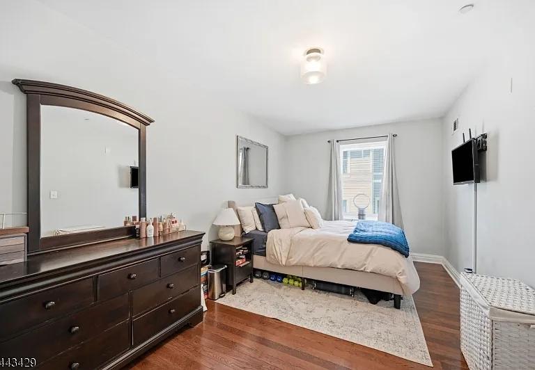 52 Elm St — Photo 16
