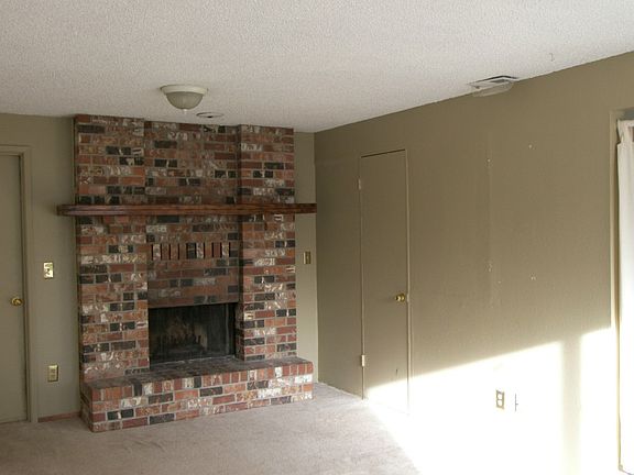 4th image of 12313 114th Ave E