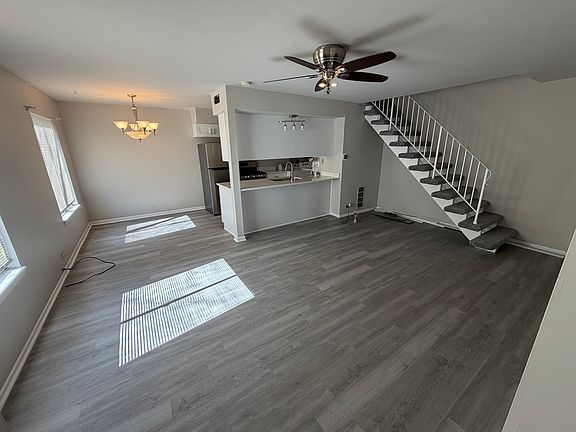 3rd image of 1152 Cove Dr #212-B