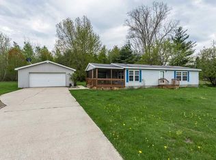 1830 E Gordonville Rd, Midland, MI 48640