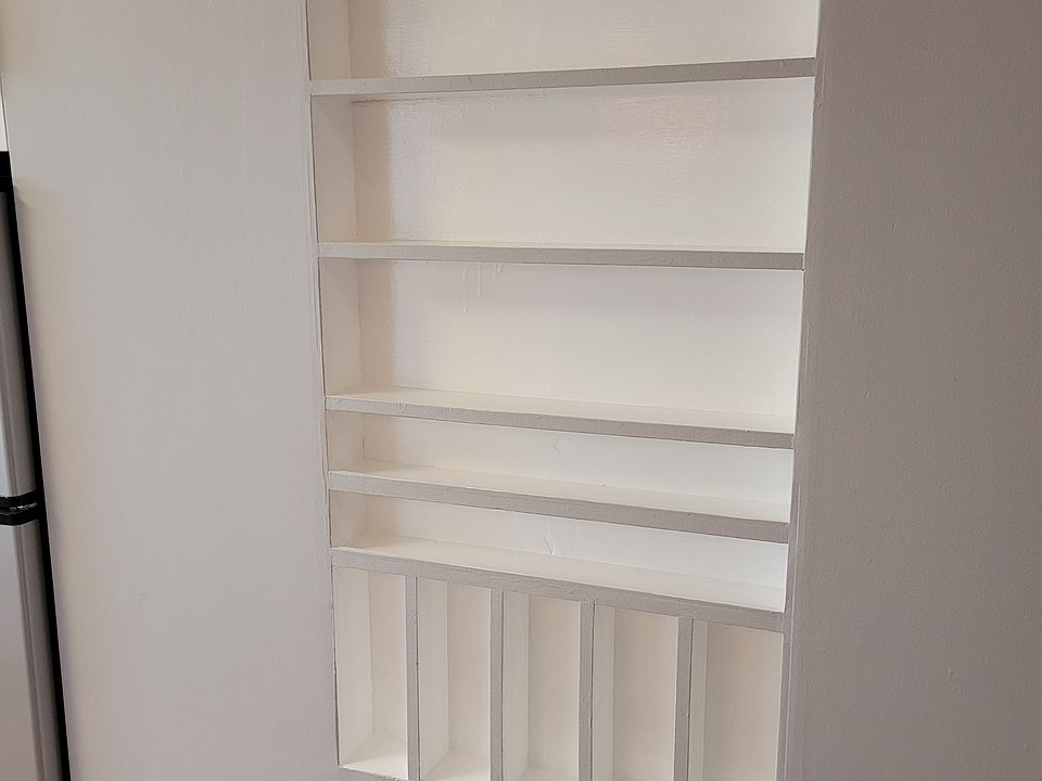 1st image of 600 Scranton Ave Floor 2