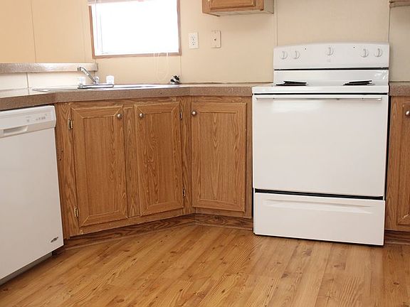 4th image of 9359 103rd St Lot 26