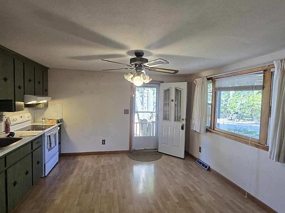 2nd image of 179 Bellevue Ave