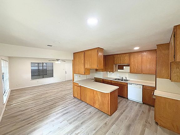 4th image of 5221 Cordova Ave #A