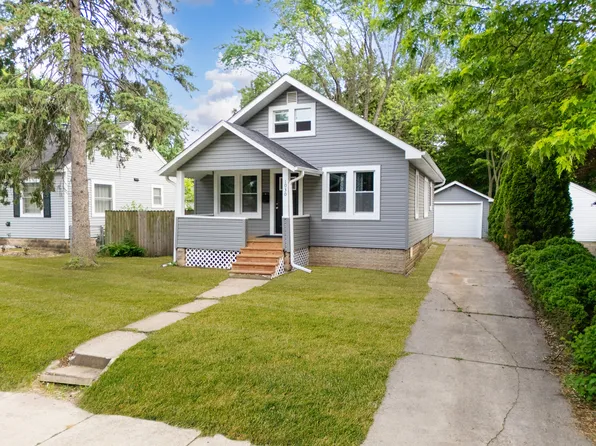 1030 Spruce St, Aurora, IL 60506