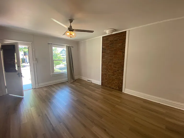 1019 S Clarkson St — Photo 4