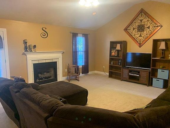 4th image of 3618 Cave Springs Ct