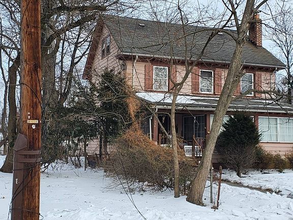 3rd image of 754 McLaughlin Pl