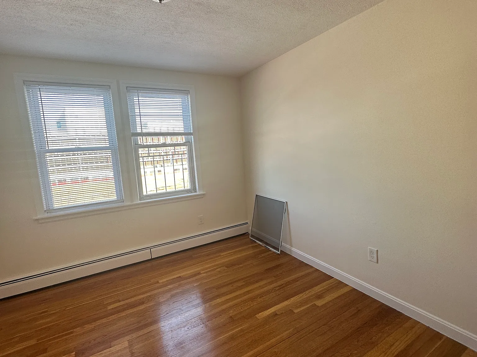 1 bed, 9999 sqft, $2,000 — Photo 4