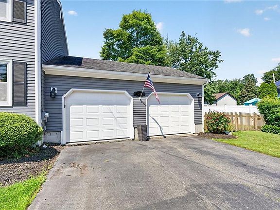 3rd image of 21 Sefton Dr