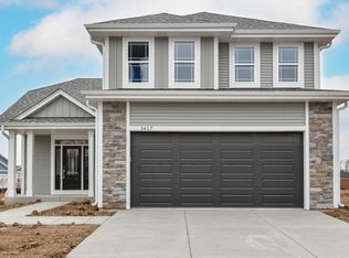 1417 Tamarack St, Delavan, WI 53115