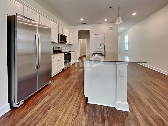 5th image of 1121 Walden Pond Dr