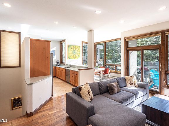 3rd image of 1320 Westhaven Dr Unit 1D