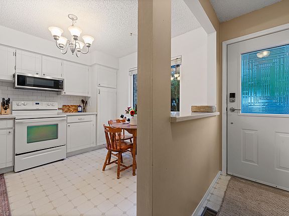 3rd image of 335 A Evergreen Dr