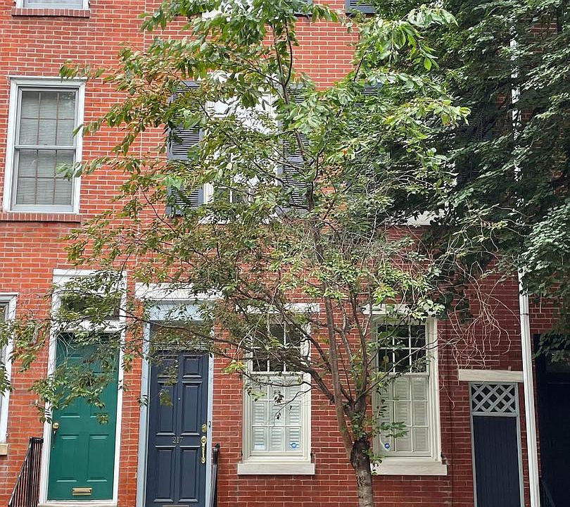 1st image of 217 Monroe St