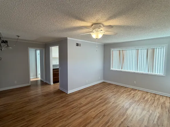 2220 W Victory Blvd APT 205, Burbank, CA 91506