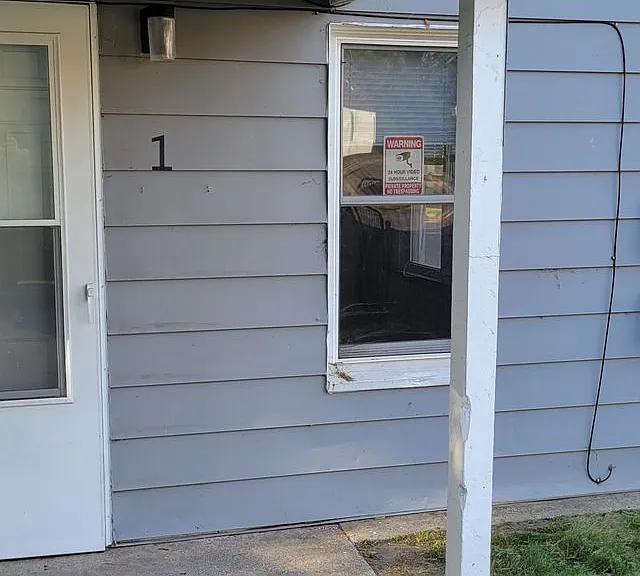 135 Byron St — Photo 4