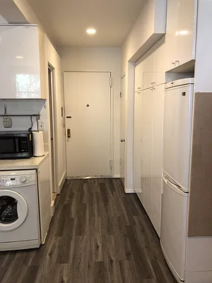 Rented by Douglas Elliman | media 14