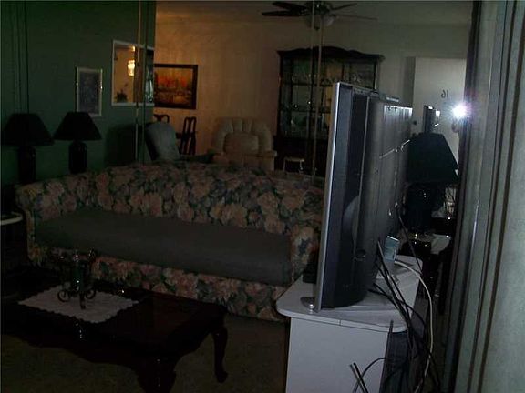3rd image of 50 NW 204th St APT 16