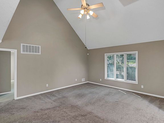 3rd image of 204 Cannon Dale Rd