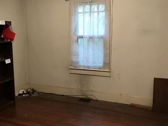 5th image of 624 Summit Dr