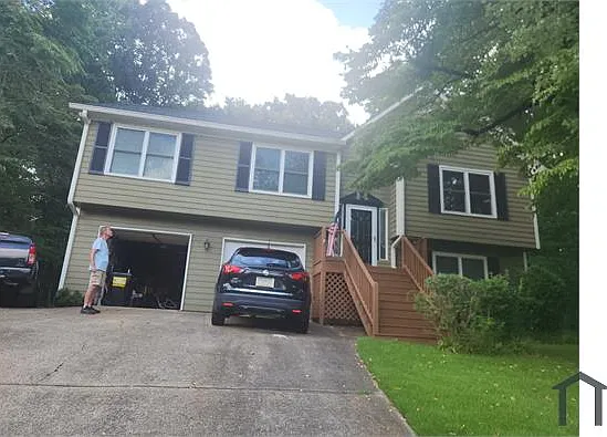 4 bed, $2,600 — Photo 4