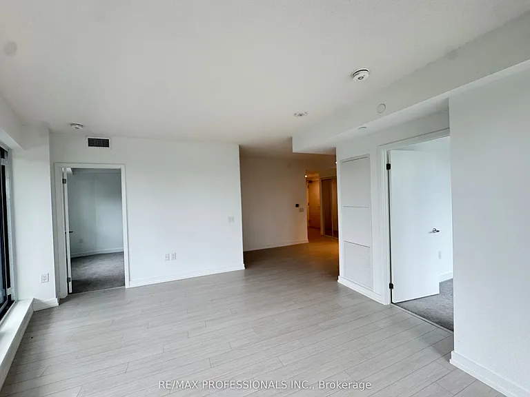 4010 Eglinton Ave W #502 — Photo 10