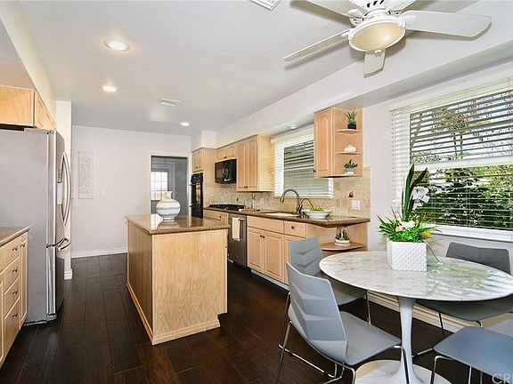 5th image of 22620 Miranda St