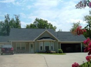 118 Woodside Rd, Lexington, SC 29072