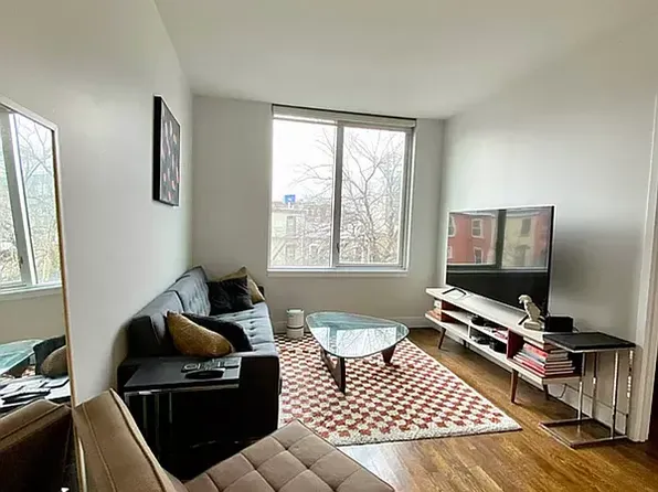 843-847 Lexington Avenue image 1 of 9