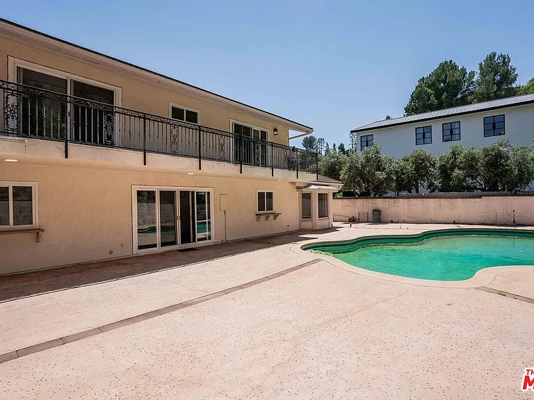 1181 Somera Rd — Photo 33