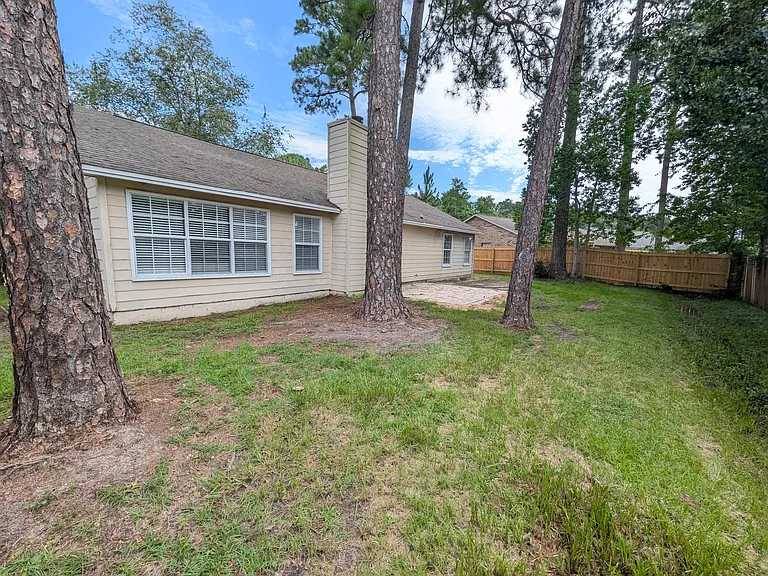 1625 Campbell Dr N — Photo 24