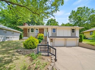 105 Continental Dr, Lansing, KS 66043