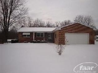12683 Byron Rd, Byron, MI 48418