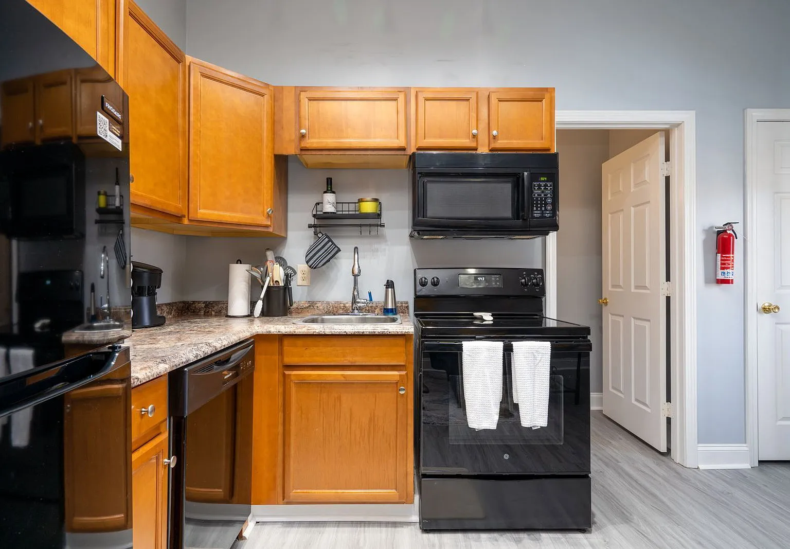 1 bed, 1.0 bath, 800 sqft, $1,495 — Photo 2