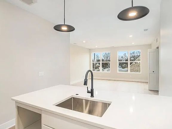 5th image of 5434 32nd Ave #211