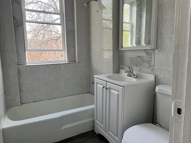 5432 S Artesian Ave #2 — Photo 5