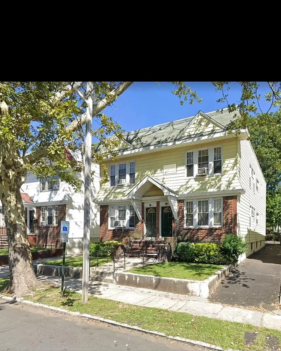 3 bed, $2,400 — Photo 4