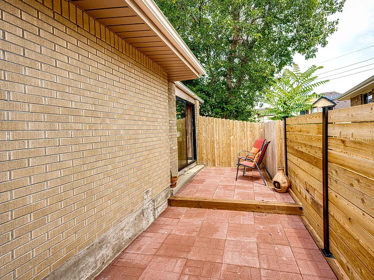 784 Urban St #B — Photo 14