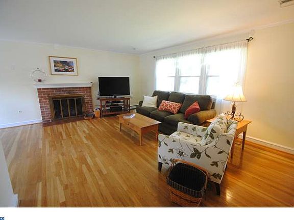 3rd image of 2622 Bardell Dr