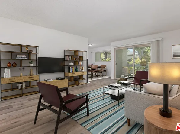 23677 Park Capri Unit 18, Calabasas, CA 91302