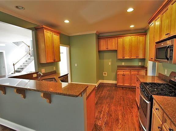 4th image of 602 Regent Park Dr