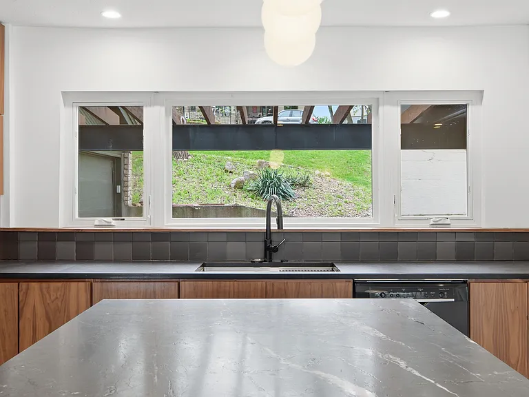 7907 NW Westside Dr — Photo 3