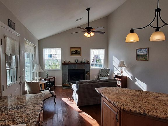 5th image of 17520 W FOOTHILL Road